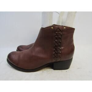 Clarks Artisan Womens Size 7.5 M Brown Leather Fashion Ankle Boots Booties